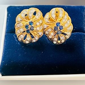 Natural Sapphire with diamonds earrings in yellow gold 18k earrings.